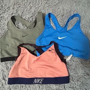 XL/L NIKE sports bras